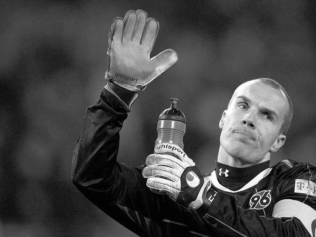 Book Review: A Life Too Short - The Tragedy of Robert Enke